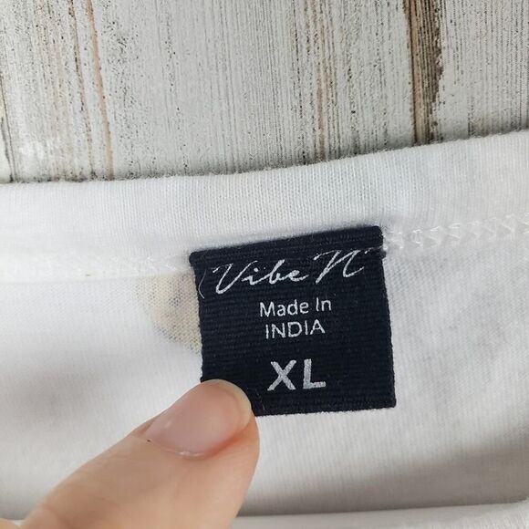 Vibe N Pineapple Print Cropped Tee Shirt White Size XL - Picture 3 of 8